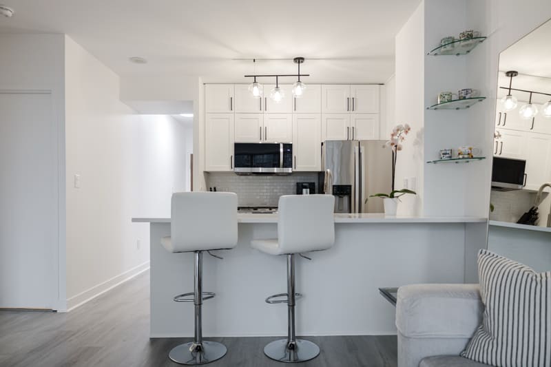 Breakfast bar with two stools